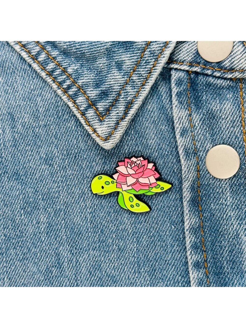 ⭐Cute Turtle enamel pin with lotus flower Design - Green Turtle Metal Brooch new